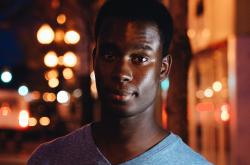 笑出智慧，揭秘美国幽默百科全书的幕后英雄