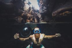 穿越时空的购物车,中年男人在异世界网购的奇幻之旅