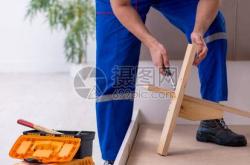 家具安装工人