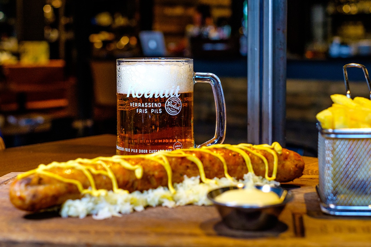 喝蜂蜜水的功效与作用：天然能量补充、改善睡眠、美容养颜全解析