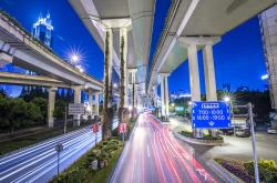 穿越繁华都市的脉动，走进萧山火车站——一座城市的交通枢纽与灵魂地标