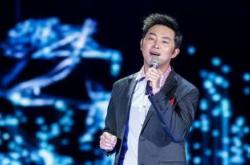 程前回归央视滤镜下的首秀与观众的期待