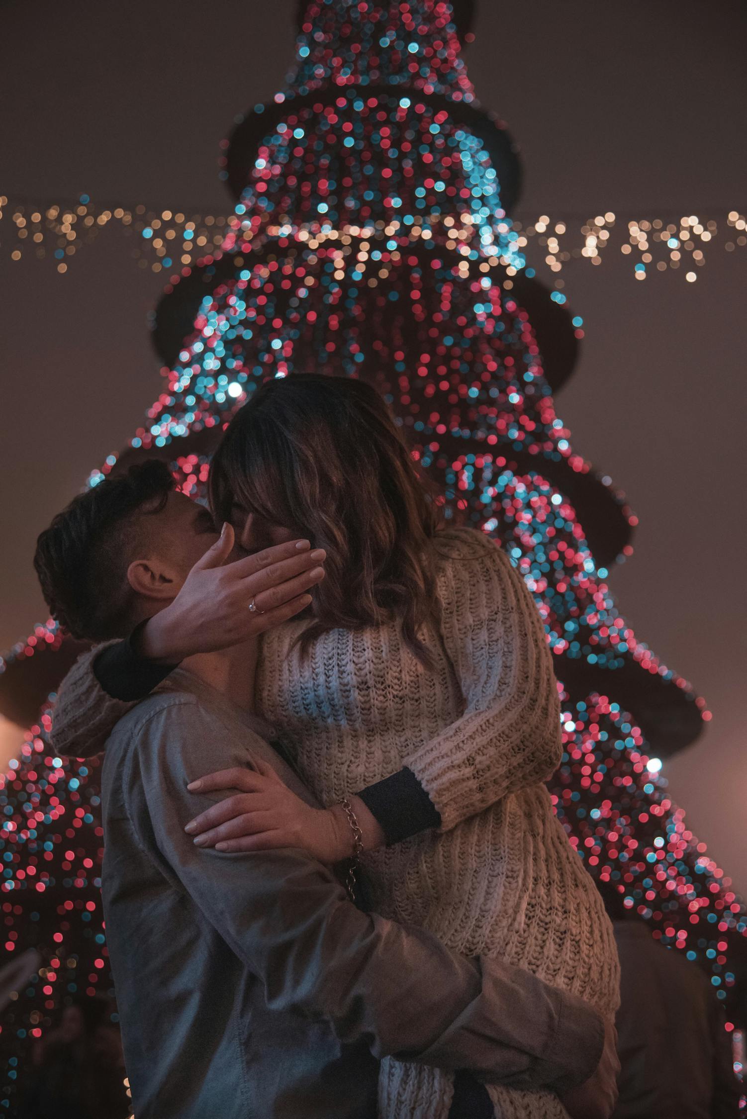 女教授节目怒怼官员，正义还是无理？