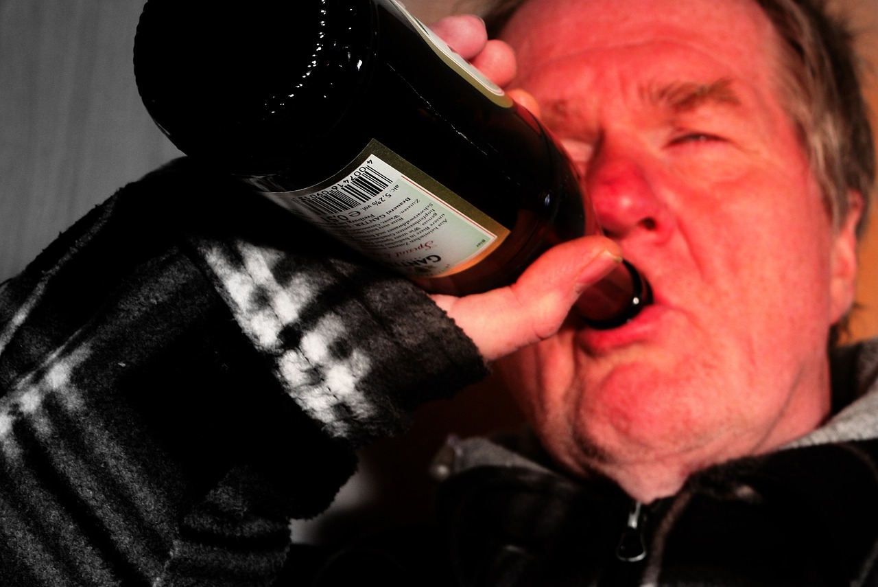 深度解析，酒精中毒的十面埋伏——揭秘那些不为人知的症状