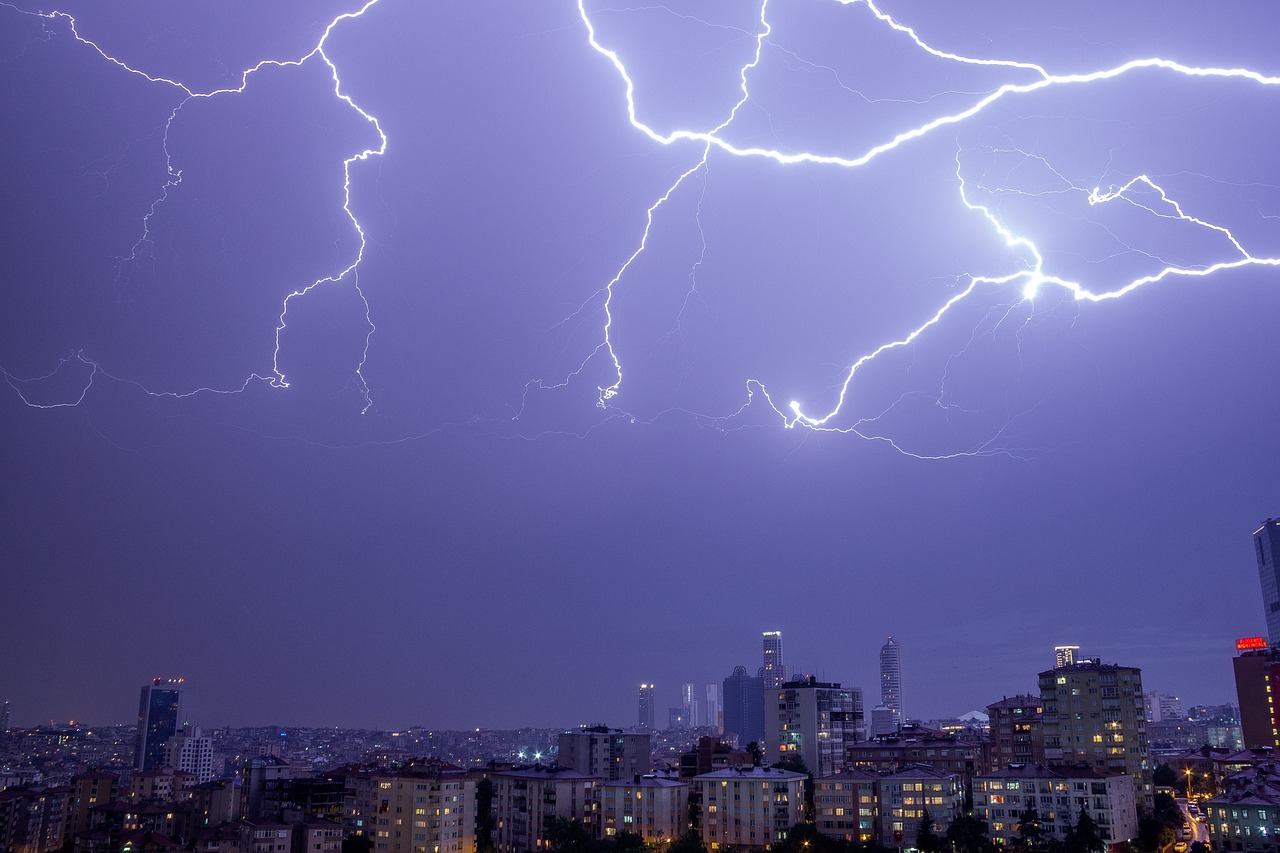 风雨无常的预知者，揭秘天气预报中的雨时达人